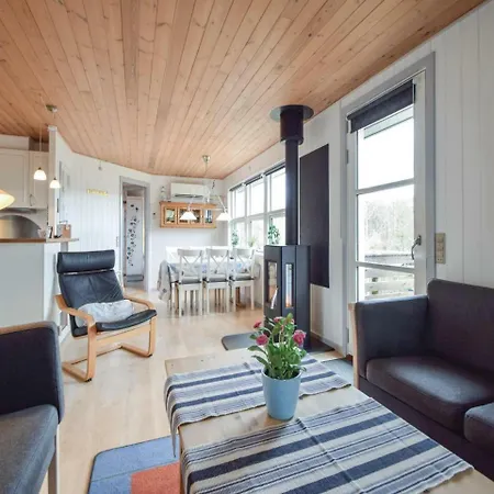 Holiday home Three-bedroom Holiday In *
