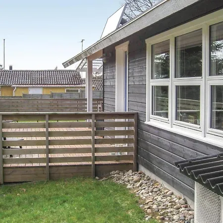 Three-bedroom Holiday In Holiday home *