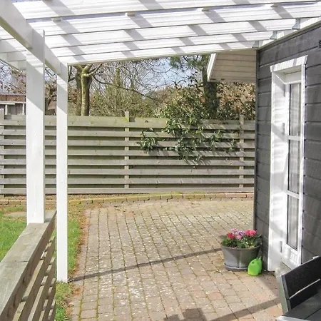 Holiday home Three-bedroom Holiday In